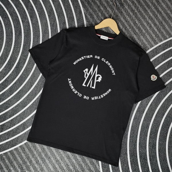 モンクレールTシャツ正面デザイン